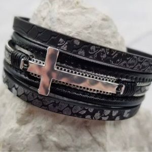 Cross layered leather magnetic bracelet